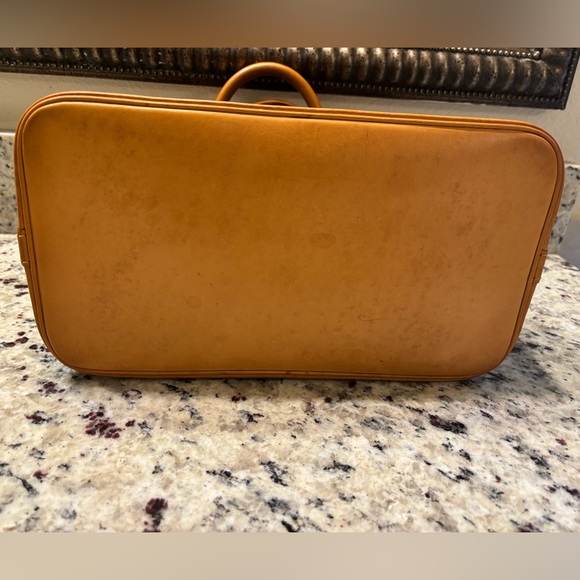 Authentic LOUIS VUITTON Alma Handbag - Picture 8 of 17